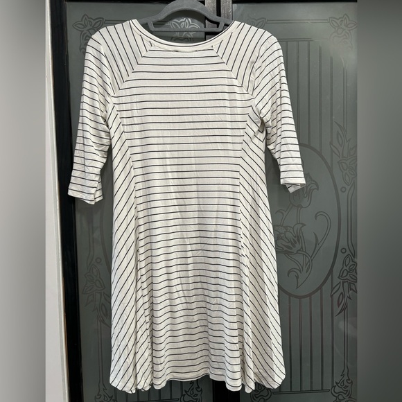 Lush Dress - Picture 3 of 4